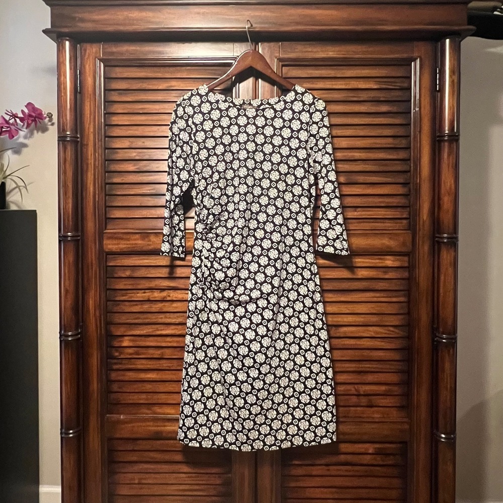 J. McLaughlin Catalina Cloth Sheath Dress Black White Medallion Ruched Size M